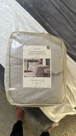 Faux Fur comforter set