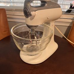 🔥 Refurbished 1965 KitchenAid 4C Stand Mixer — Vintage Classic 🔥