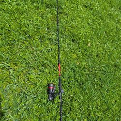 12ft Penn Fierce IV Combo With 30LB Braid Fishing Pole - Like New! 