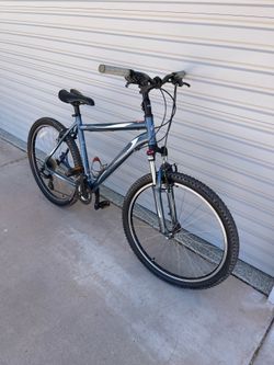 Specialized Myka Sport M4 Mountain Bike / Bicycle 19 inch - large frame with 26 inch tires in Very Good Condition