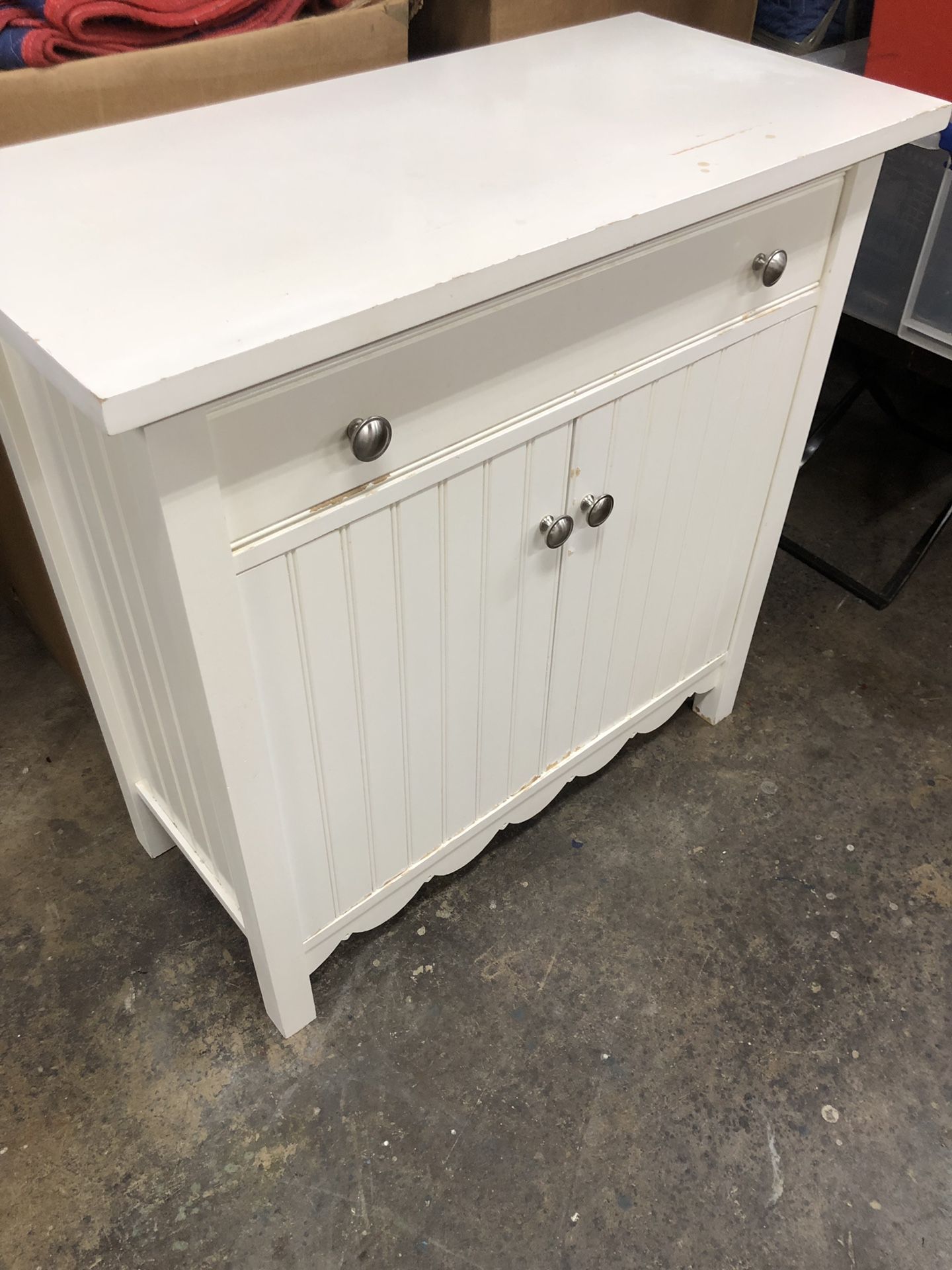 Small kitchen or bathroom table / cabinet