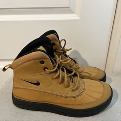 Nike Hiking ACG Boots 