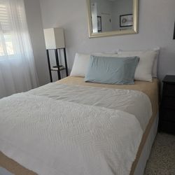 Sealy Posturepedic Mattress, Box spring & Bed Frame