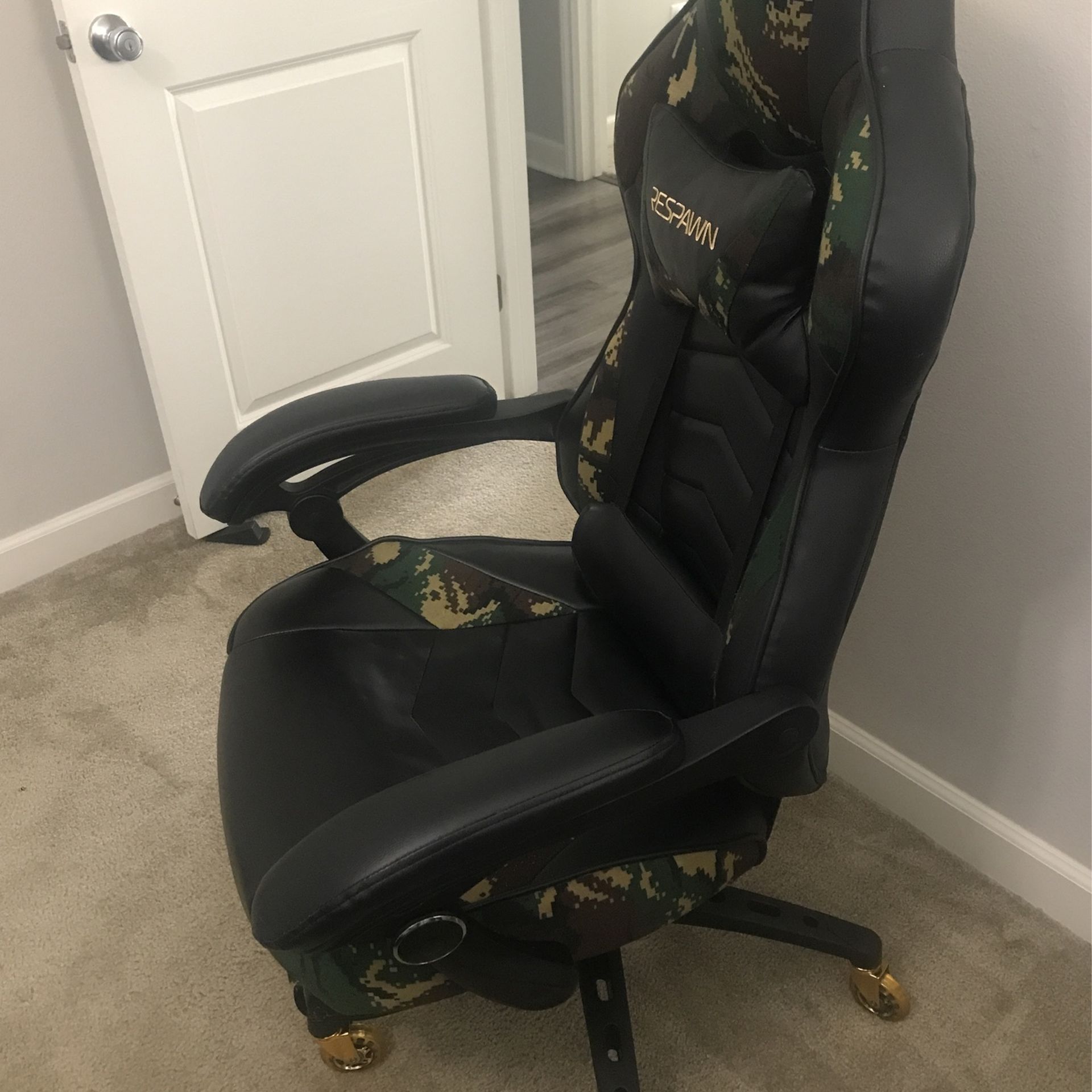 Respawn Camo Gaming Chair
