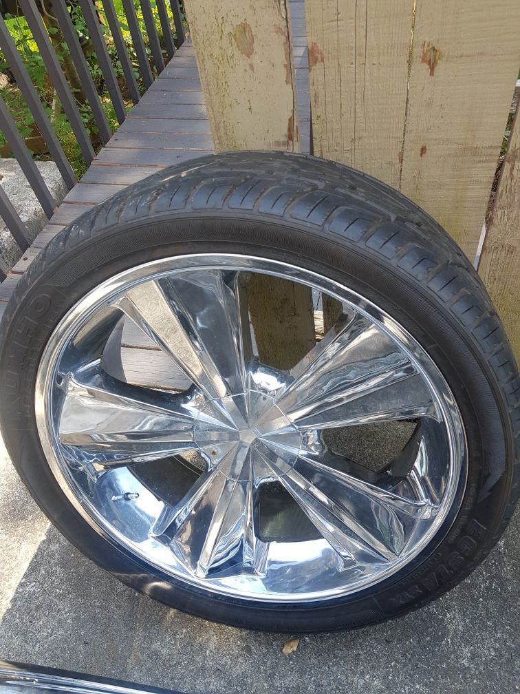 24 in 5 lug universal, 5x135 & 5x5 ,Gd tires $1150 🔥🔥🔥🔥