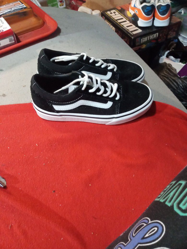 Youth Vans Size 3