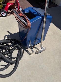 Carpet extractor