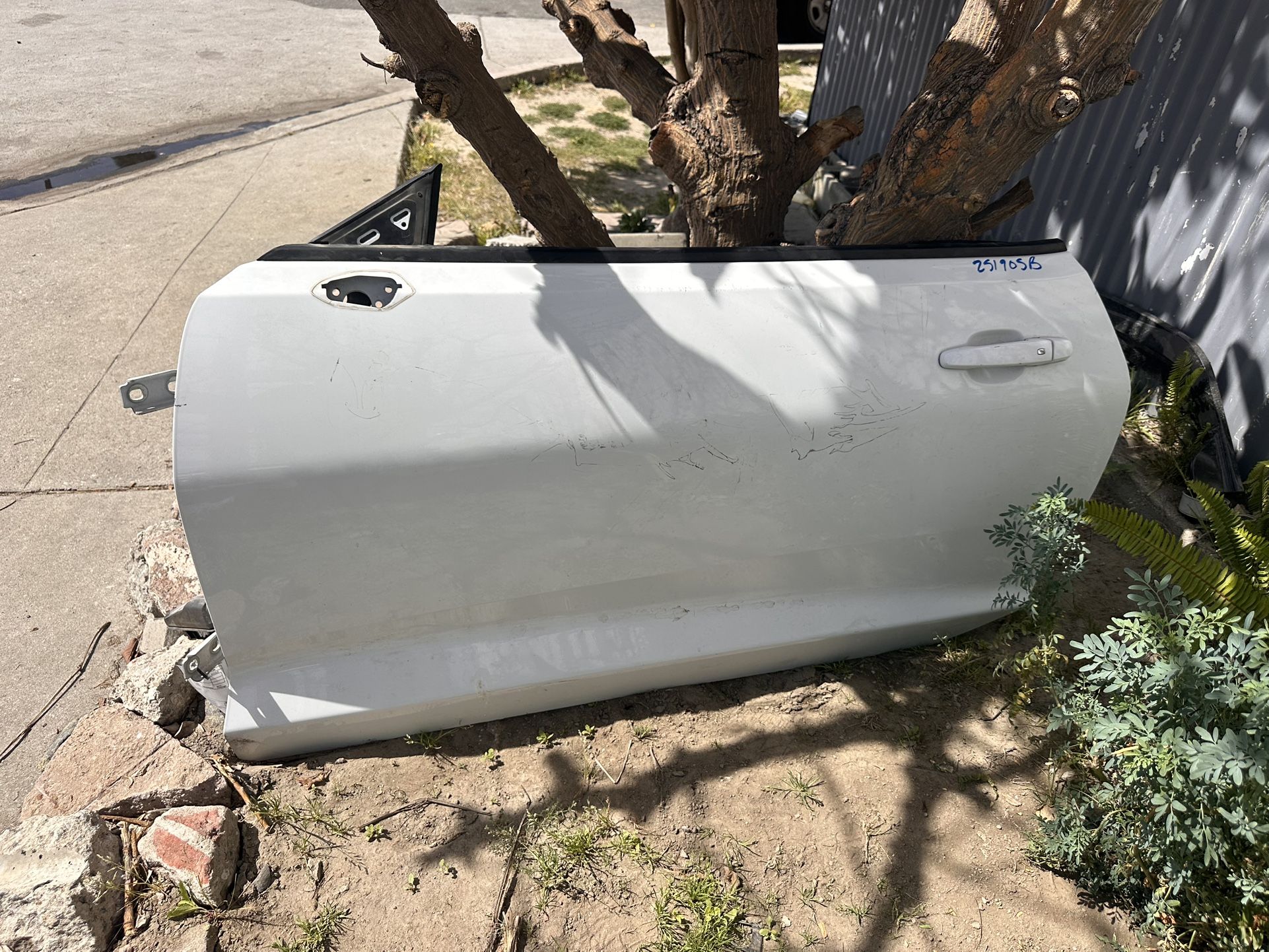 2016-2022 CHEVY CAMARO LEFT SIDE DOOR ๐๐ASK FOR PRICE