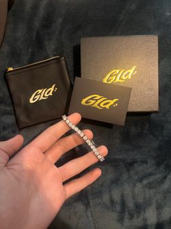 GLD Tennis Bracelet with Box and Pouch