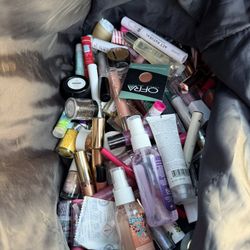 Makeup Maquillaje $1 Each