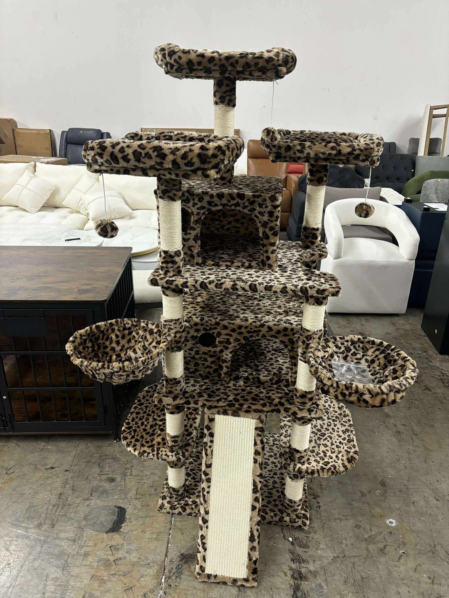 68 Inches Multi-Level Large Cat Tree for Large Kitties/Big Cat Tower with Condo