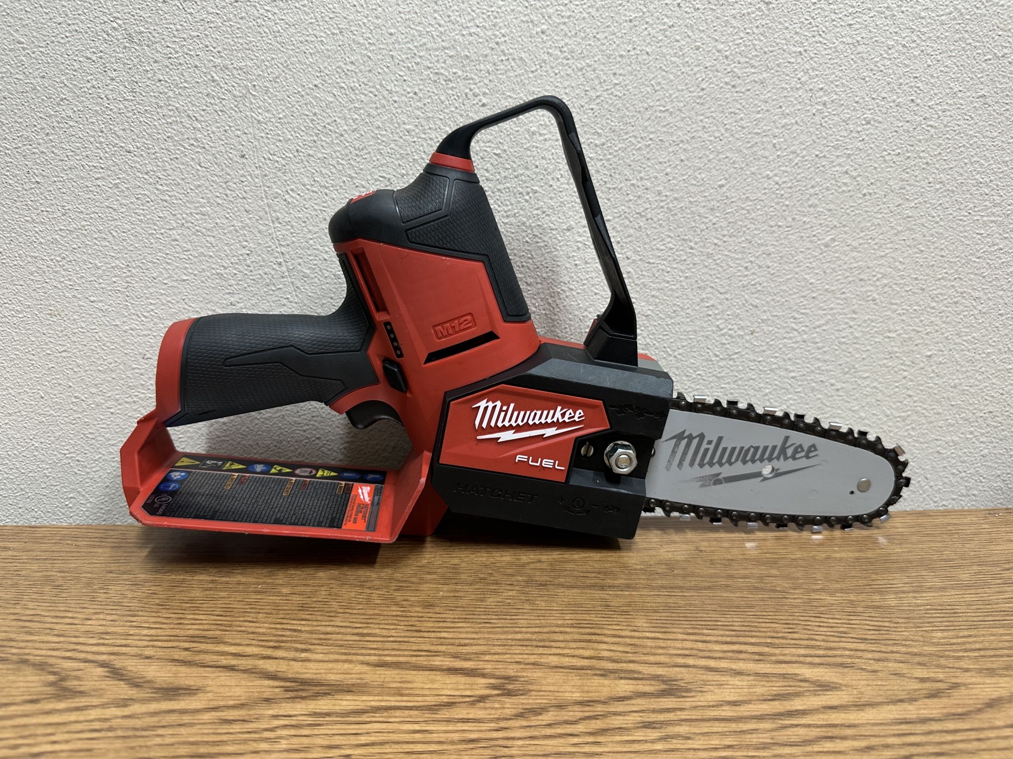 Milwaukee 2527-20 M12 FUEL 6 in. 12V Lithium-Ion Brushless Electric Cordless Battery Pruning Saw HATCHET (Tool-Only)