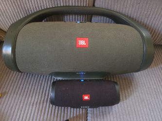 Boombox ,charge 3 both good batterys charge has brand new battery