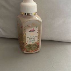 Cinnamon sugar pretzel, foaming wash