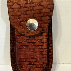 Leather Multi-Tool Belt Holder / Funda de cuero para herramientas múltiples con cierre de broche.