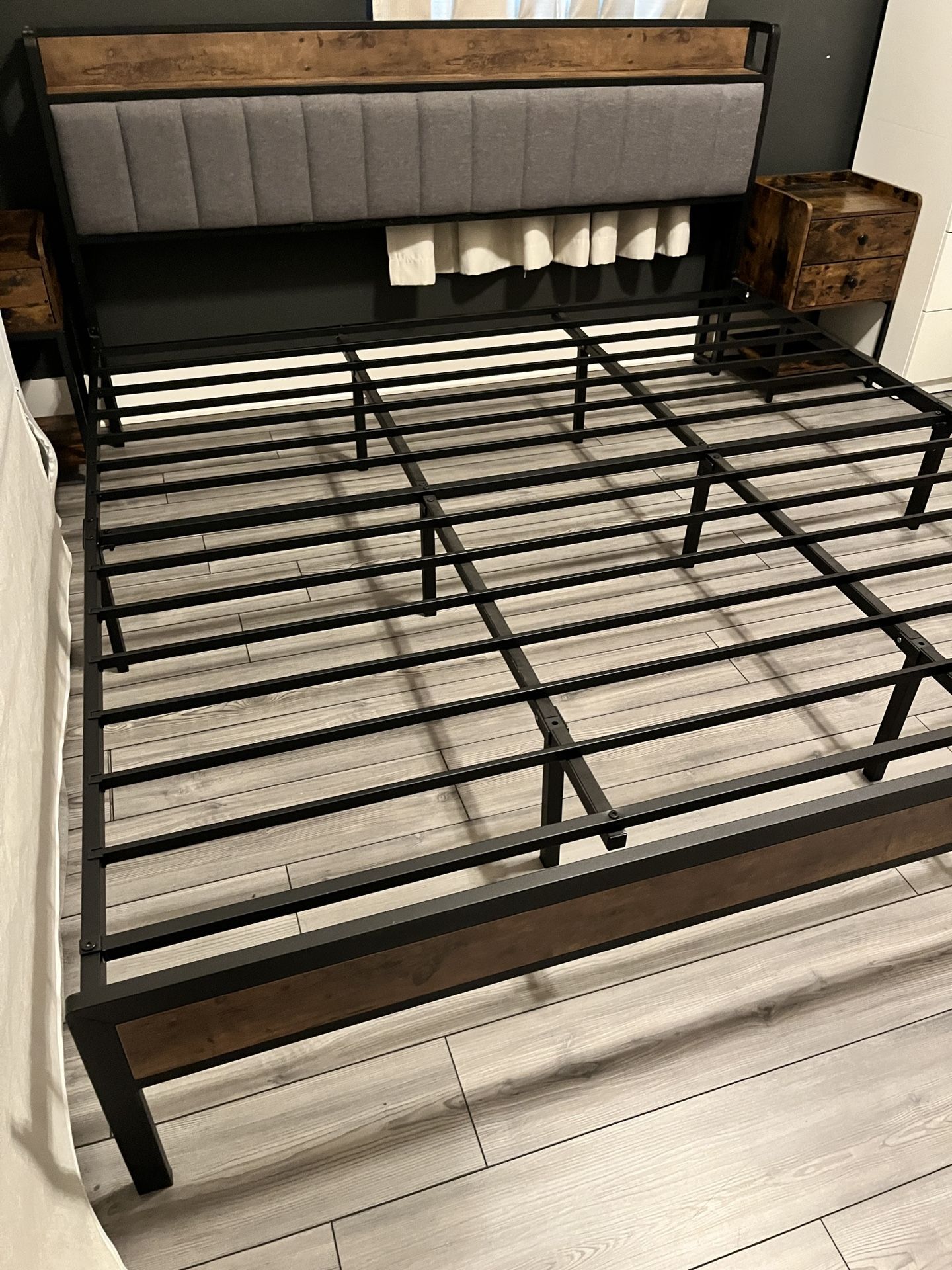 King Rustic Brown Bed Frame And Nights Stands