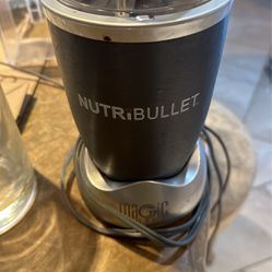 Nutribullet With 3 Cups And 2 Blades