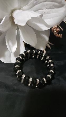 Black rhinestone stretchable bracelet