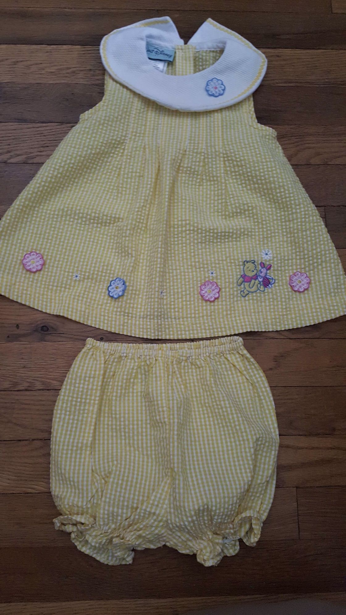 Baby girl Disney Winnie the Pooh yellow dress 18 months with bloomers