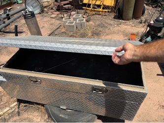Toolbox fuel tank