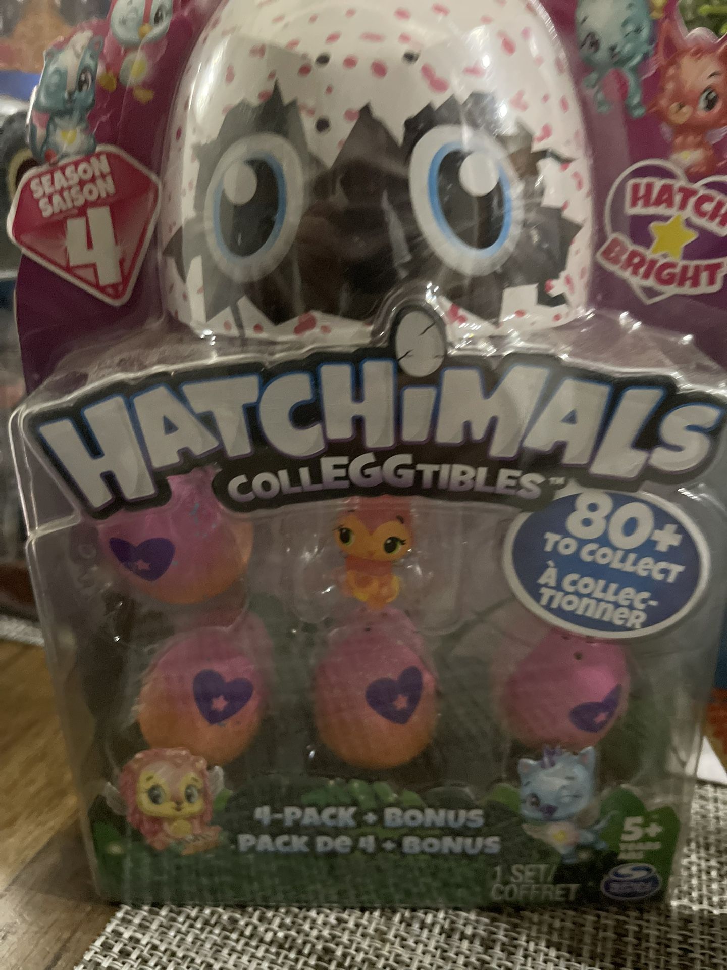 Hatchimals CollEGGtibles, 4 Pack + Bonus