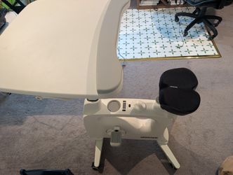 FlexiSpot V9 Deskcise Bike Desk Workstation with Upgraded Schwinn Comfort Seat