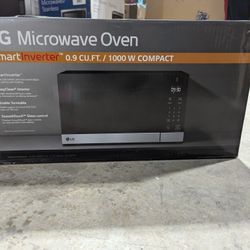 LG 0.9 cu. ft. 1040-Watt Countertop Microwave in Stainless Steel with Smart Inverter

New 
