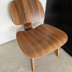 Eames Style Molded Plywood Chair – Mid-Century Modern 