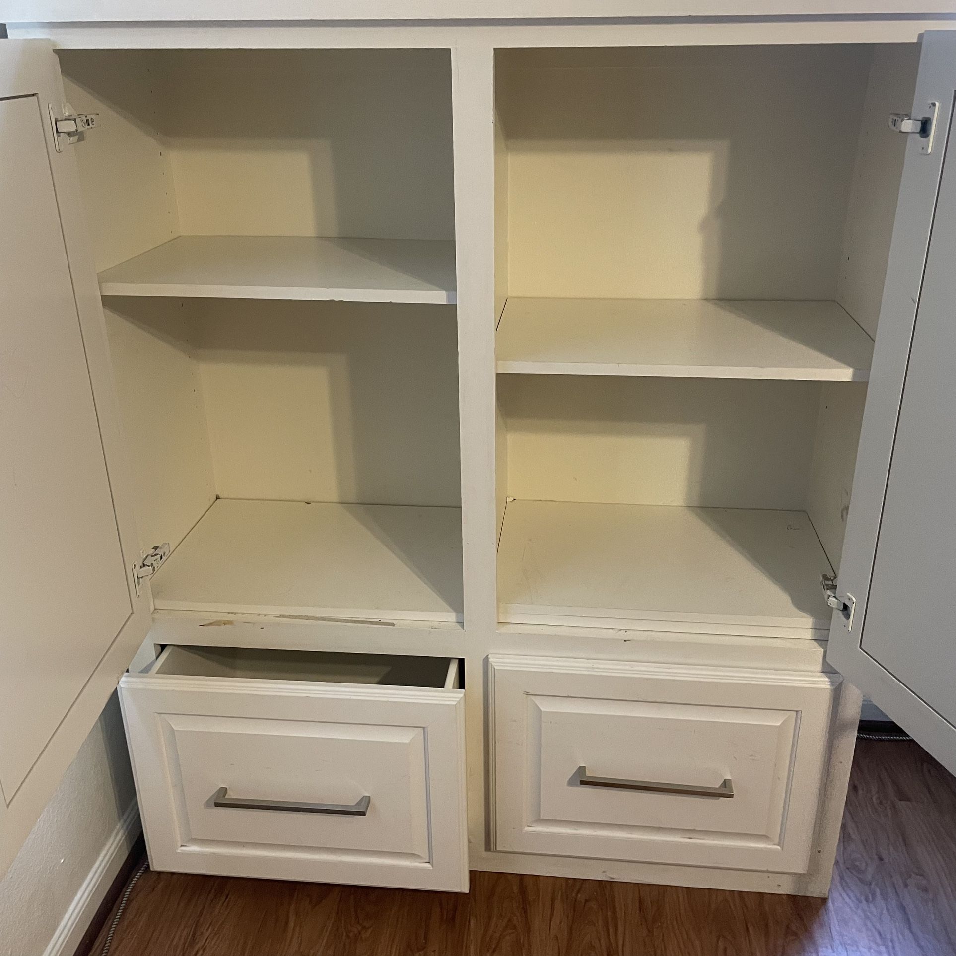 white dresser for Sale in Dallas, TX OfferUp