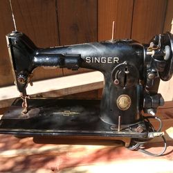 Vintage Sewing Machine 