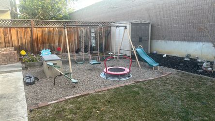 Play structure