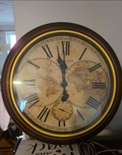 Large Round Wall Clock with World Map Face