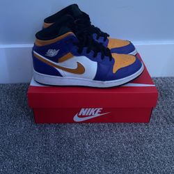 Laker Jordan 1 Mid 