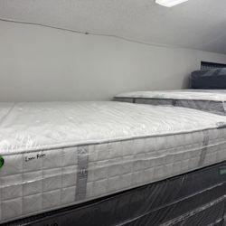 KING SIZE AIRELOOM COPPERTECH SILVER (EXTRA-FIRM) MATTRESS & BOX SPRINGS BED SET
