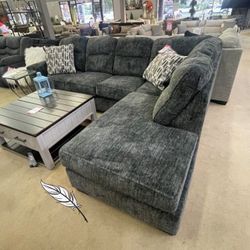 FAVORİTE 👌Lonoke Gunmetal 2pc RAF Chaise Sectional Sofa 