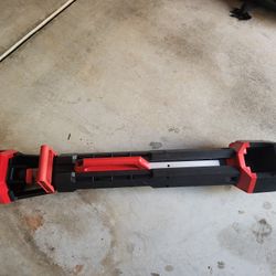 MILWAUKEE Cordless Tripod Light: M12, 