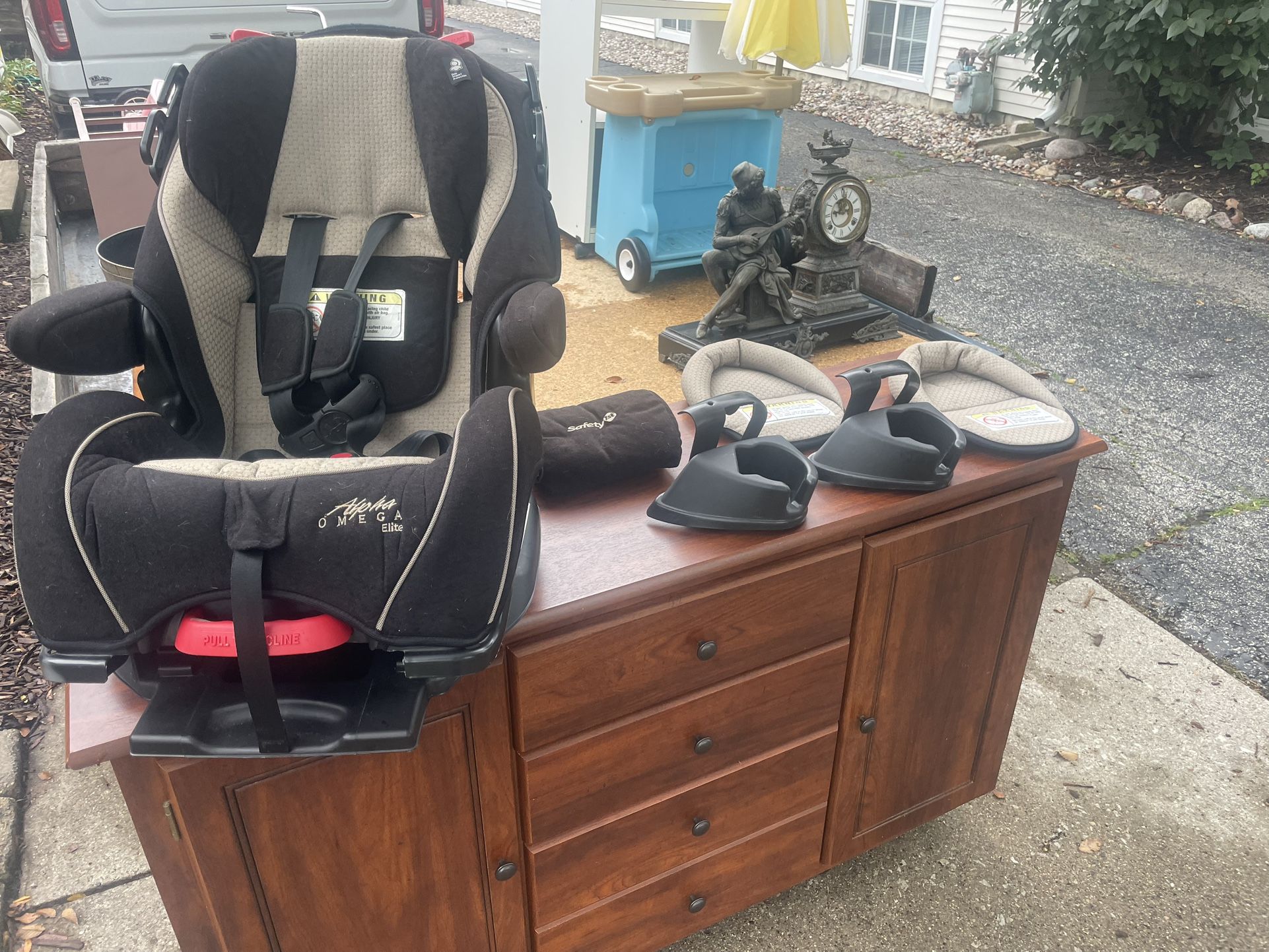 Alpha Omega Elite Car Seat, Reclines, $20