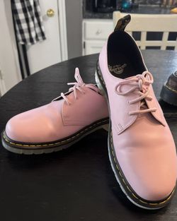 Rare, limited edition, Doc, Martin, pink Oxford, men’s!   