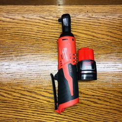 Milwaukee M12 3/8”  Ratchet & 2.0ah Battery.❌PRICE IS FIRM❌