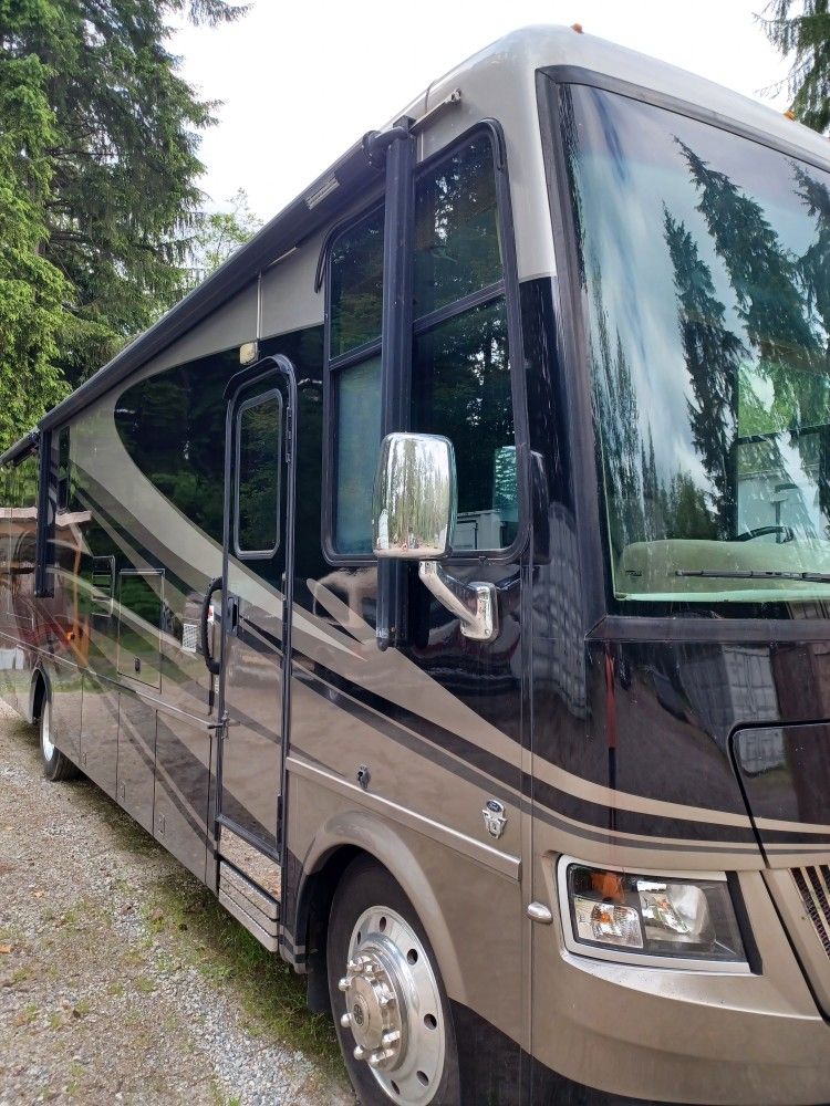 2014 Newmar Canyon star 3610