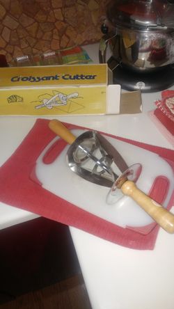 Rowoco Brand Croissant Cutter