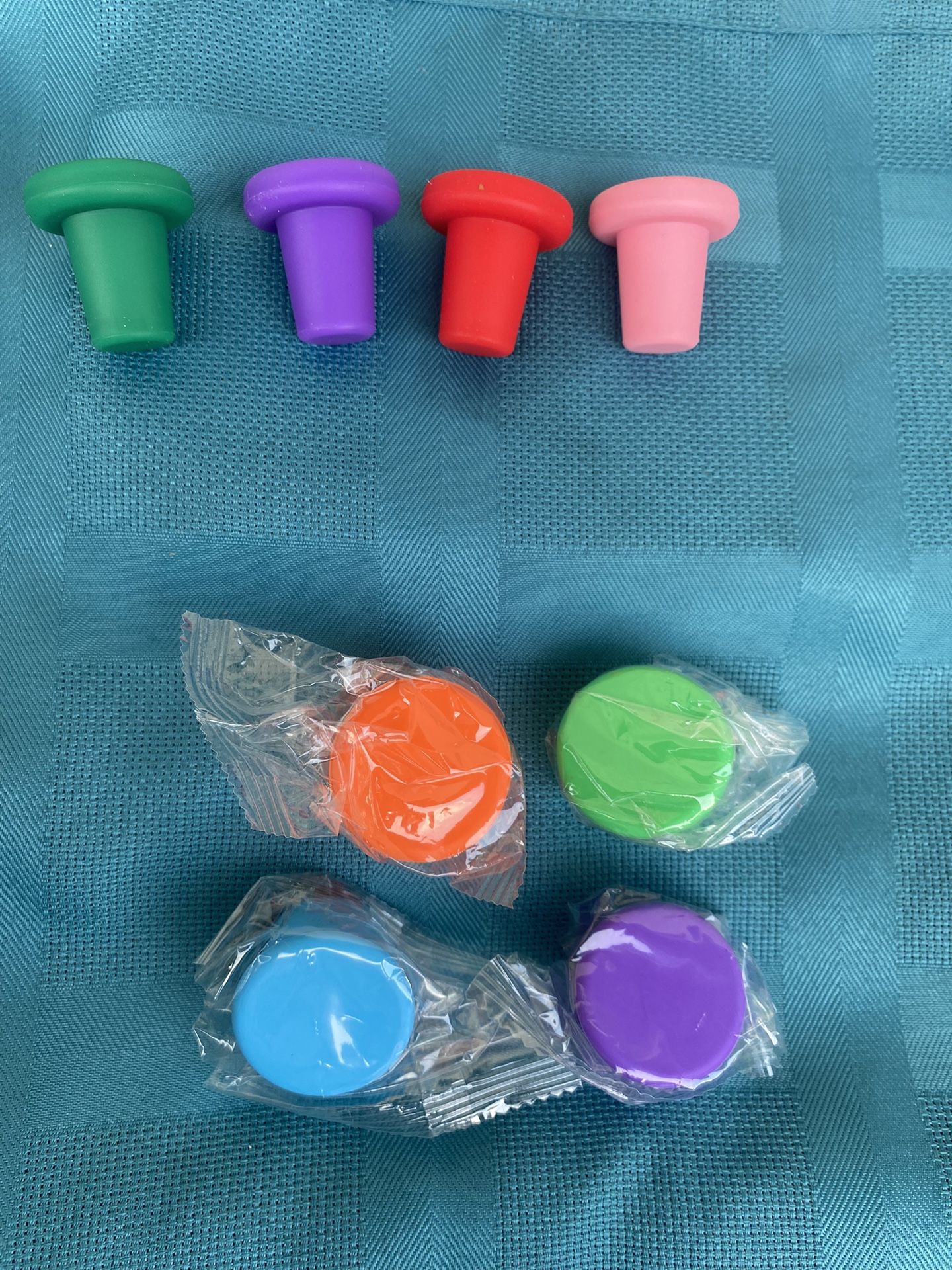 Reusable Silicone Wine Bottle Stoppers & Wine Caps 8 Pk