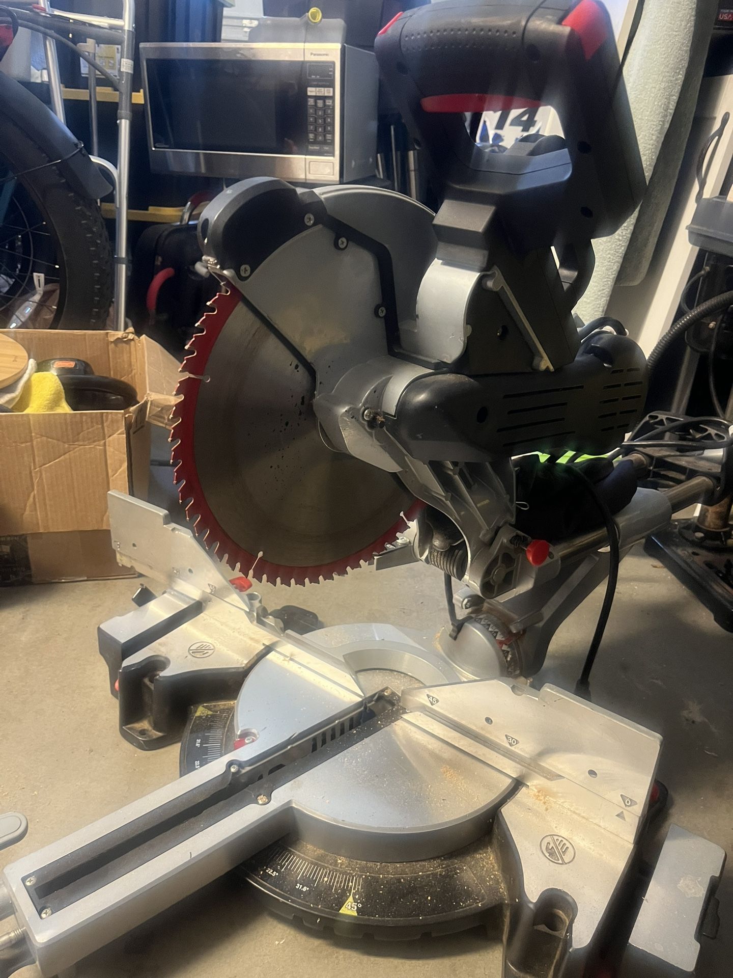 Double Bevel Miter Saw