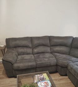 Free delivery sectional