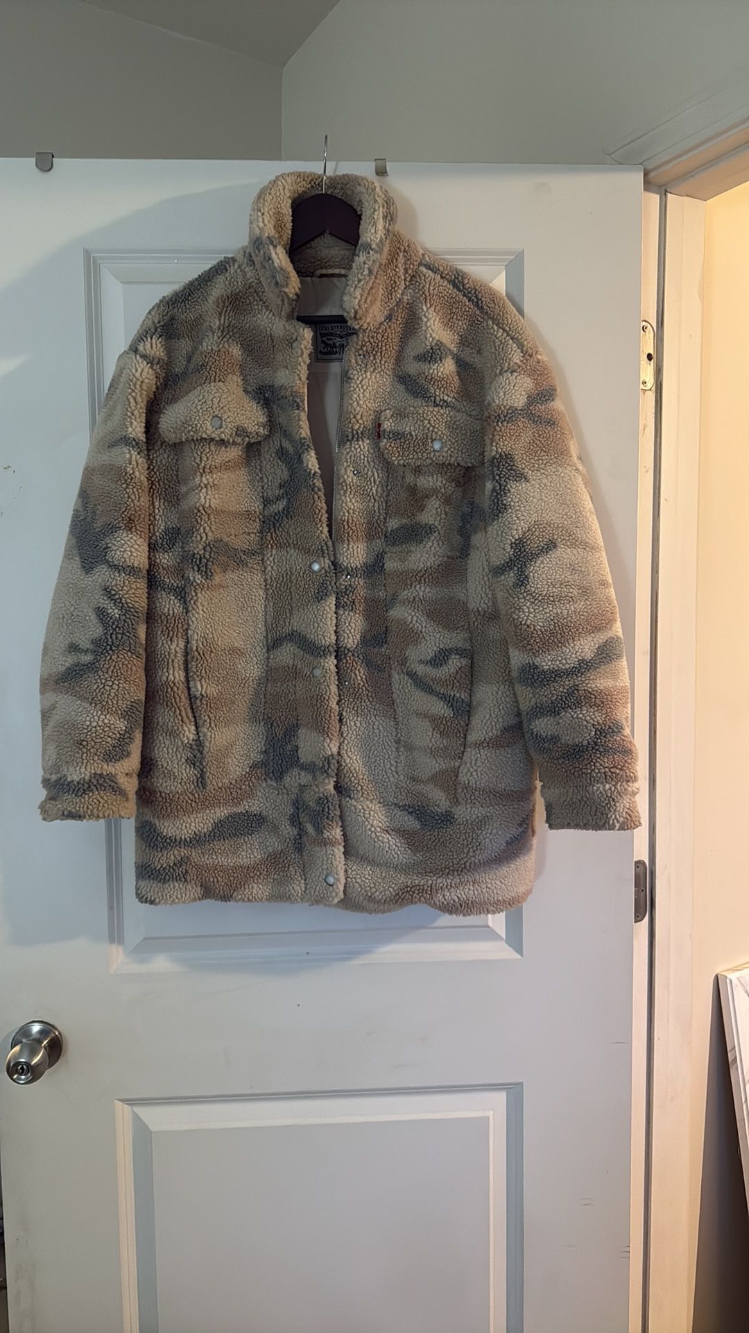 Levi Strauss Women’s Camouflage Sherpa Jacket - Size Medium