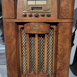 Thomas Collector's Edition AM/FM Radio& Cassette Player