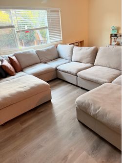 Modular couch - Costco - Lowell 8 piece