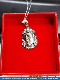 Religious Pendant - Yellow Gold 10k (.417) 1.9 grams