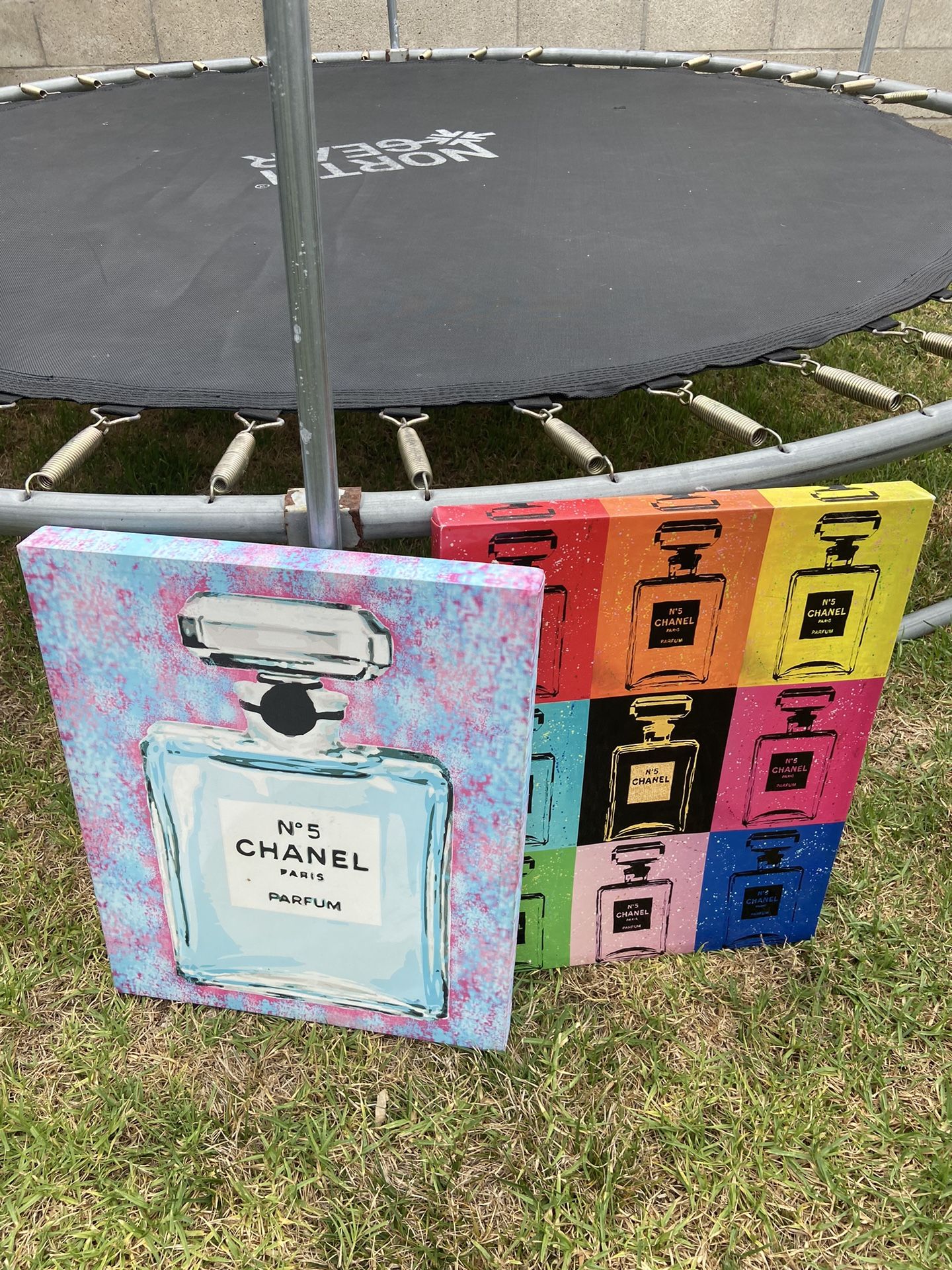 Wall Art Decor Parfum Good Condition