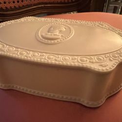 Vintage Luxor Body Powder Box